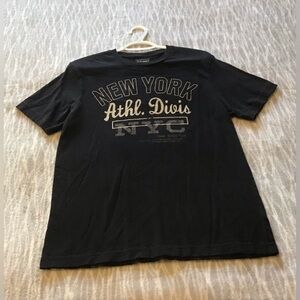 ✨✨Black Old Navy T-Shirt